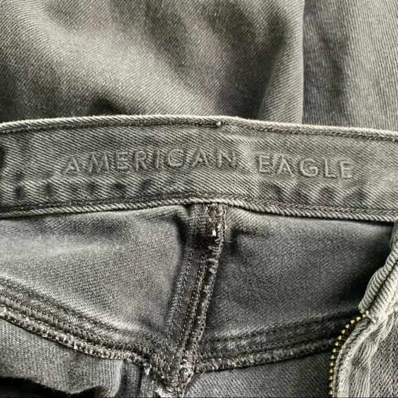 American Eagle Womens High Rise Black Jeans Denim Distressed Tapered Leg Size 0 - Picture 10 of 11